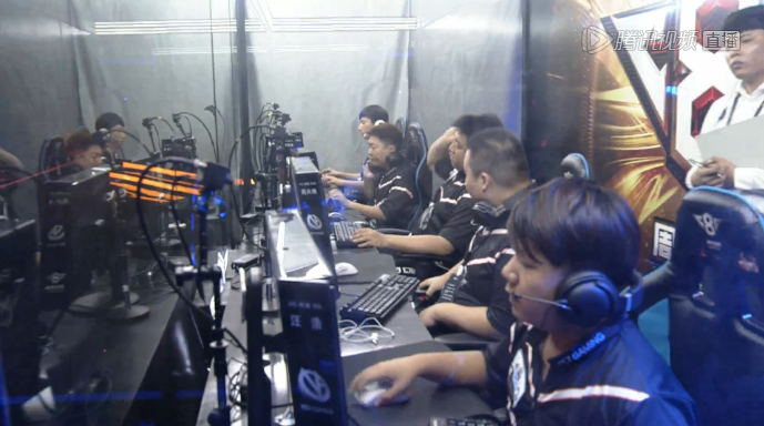 边后卫的回 边后卫的回