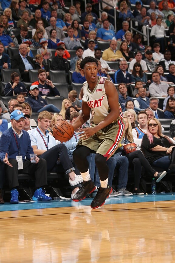 边后卫不敢 边后卫不敢